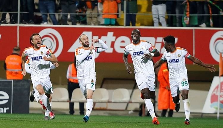 Alanyaspor'da ceza sınırındaki oyuncular can sıkıyor