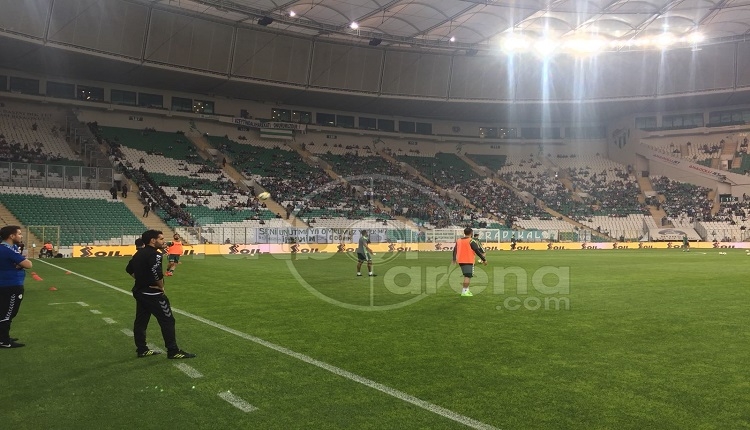 Bursaspor taraftarlarından Volkan Şen'e protesto! 