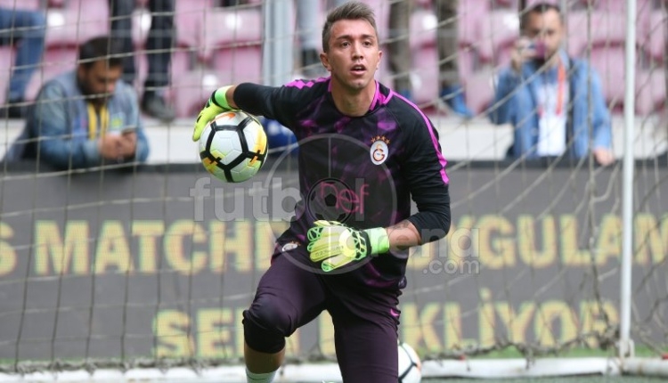 Fernando Muslera derbilerde kalesini gole kapadı