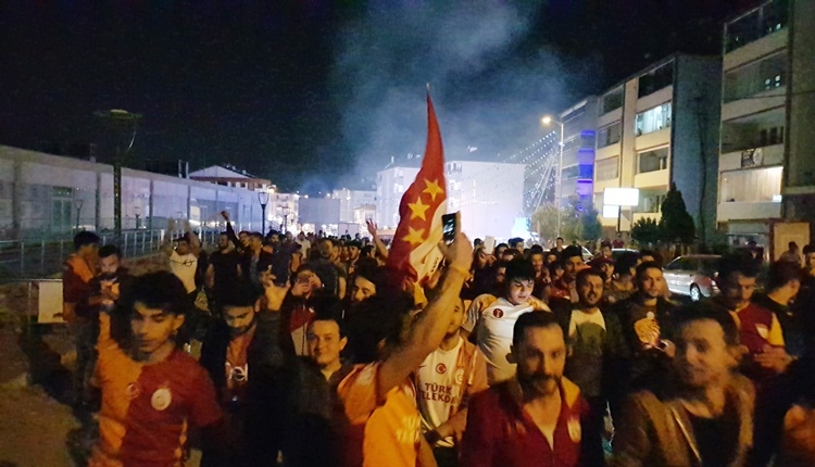 Galatasaray'ın derbi galibiyeti Anadolu'yu sokağa döktü