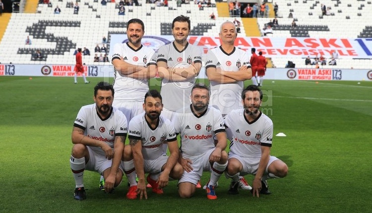 Mustafa Sandal ve Zafer Algöz, Vodafone Park'ta sahaya çıktı