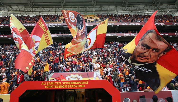 Türk Telekom'da Fatih Terim'in şarkısı statta çalındı