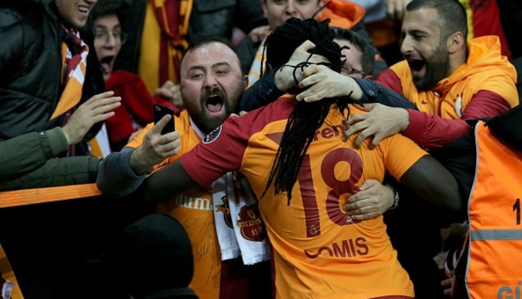 Bafetimbi Gomis saçlarını kestirdi