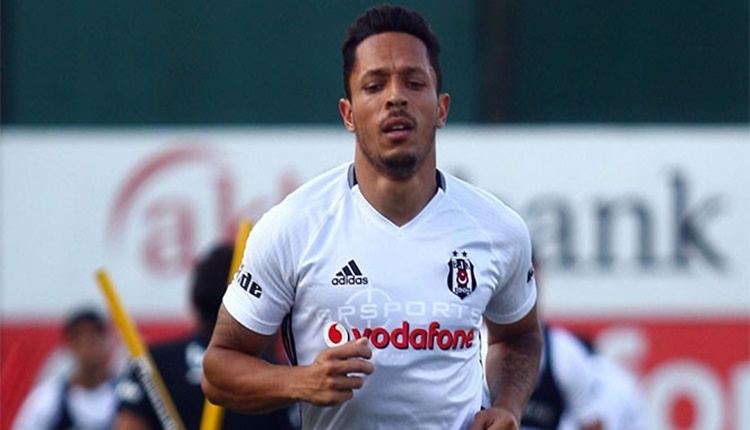 BJK Transfer: Beşiktaş'ta Adriano'ya Çin'den transfer teklifi iddiası (Adriano'nun performansı)