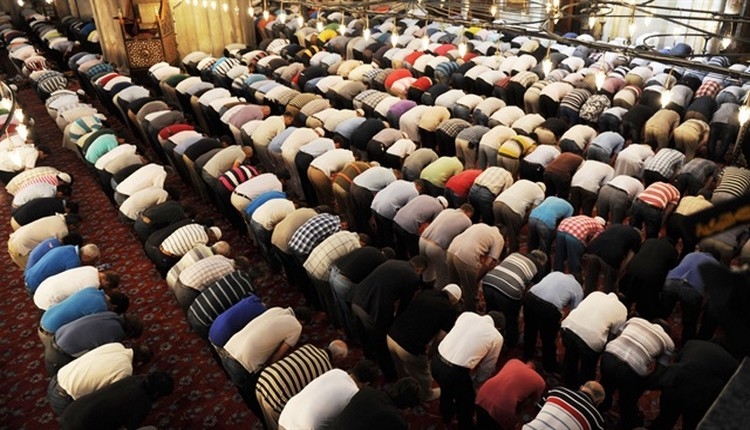 Cuma Namazi Saat Kacta Istanbul Cuma Namazi Saati 4 Mayis 2018 Cuma Namazi Diyanet Saati
