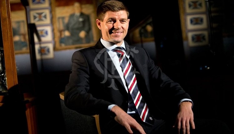 Glasgow Rangers, Steven Gerrard ile anlaştı