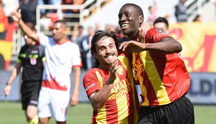 Göztepe'de iki futbolcu Galatasaray maçında cezalı