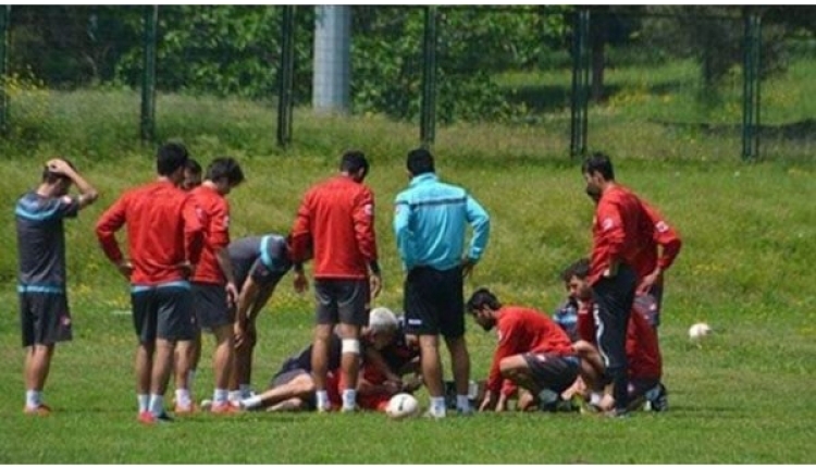 Kalp krizi geçiren 14 yaşındaki amatör futbolcu öldü