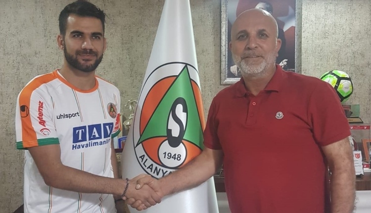 Hasan Ayaroğlu, Alanyaspor'a imzayı attı