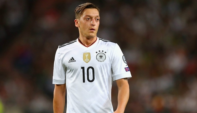 Mesut Özil: 'Erdoğan ile futbol konuştuk, politika değil'