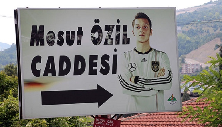 Mesut Özil'e memleketi Zonguldak'tan destek! Fotoğraf değişiyor