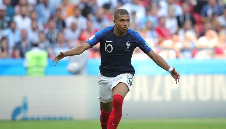 Real Madrid, Kylian Mbappe transferini yalanladı