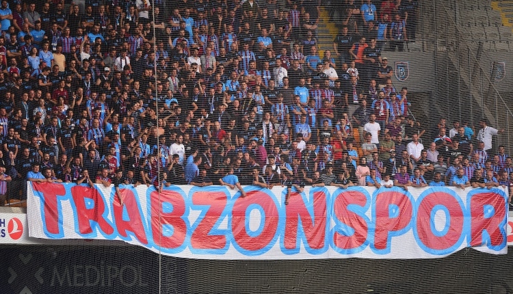 Trabzonspor taraftarından Başakşehir maçında büyük destek