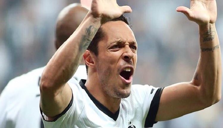 BJK Haber: Beşiktaş'ta Adriano şoku! İdmana katılamadı