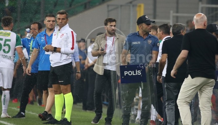 Bursaspor taraftarlarından Şenol Güneş'e tepki