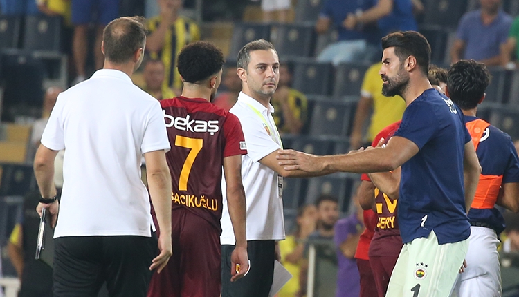 Fenerbahçe - Kayserispor maçında olay! Volkan Demirel...