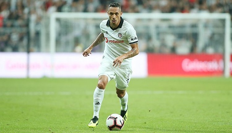 Beşiktaş'tan Adriano için sakatlık açıklaması (Adriano, Göztepe maçında oynayacak mı?)