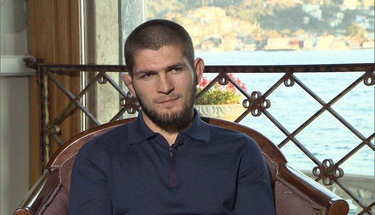 Khabib Nurmagomedov'dan Galatasaray açıklaması: ''Zevkle giyiyorum''