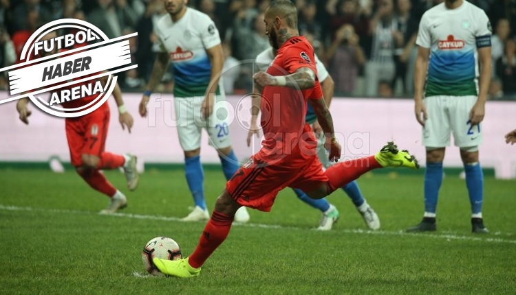 Ricardo Quaresma penaltıyı kaçırdı, taraftar destek oldu