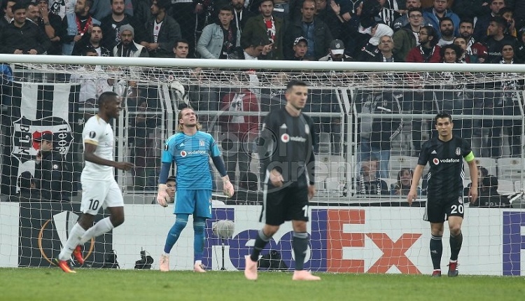 Vodafone Park'ta protesto! Beşiktaşlı futbolcular özür diledi