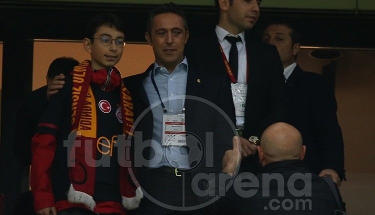 Ali Koç derbiden sonra soyunma odasına indi