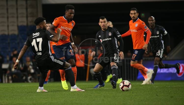 Başakşehir - Beşiktaş maçı köşe yazıları