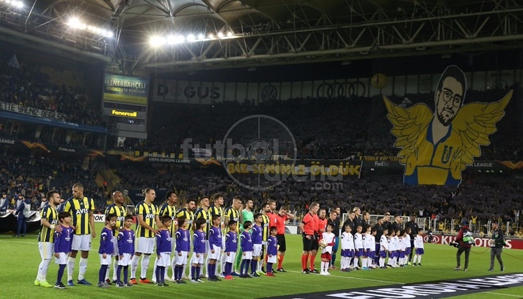 Fenerbahçe - Anderlecht maçında Koray Şener koreografisi