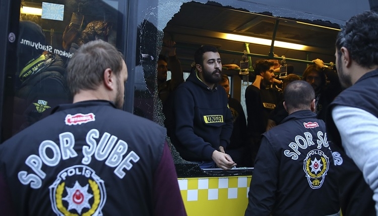 Fenerbahçeli taraftarlar gözaltına alındı! Derbi öncesi olay