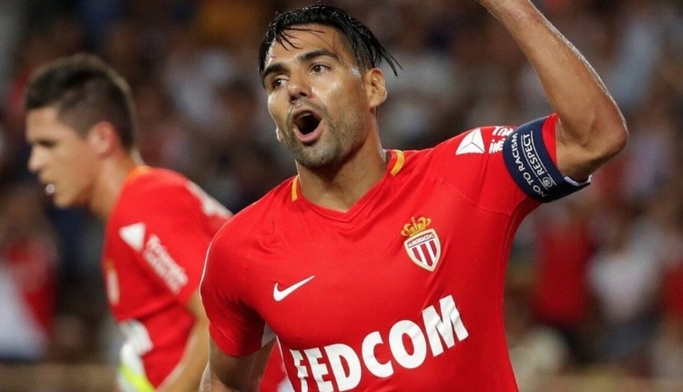 Falcao'dan Galatasaraylı taraftarları heyecanlandıran hareket