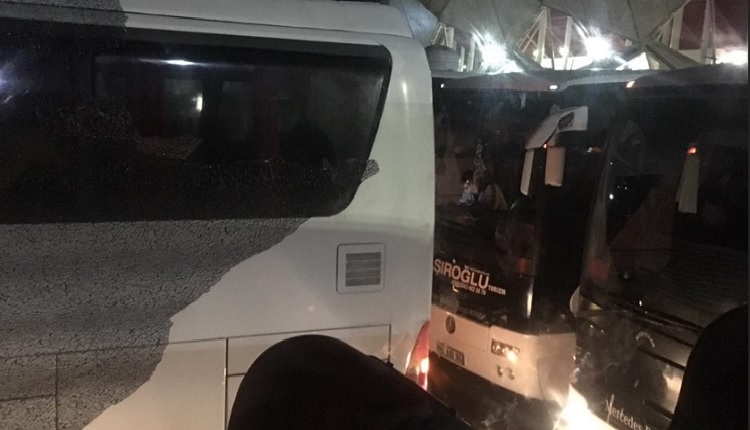 Konyaspor taraftar otobüsü Trabzon'da taşlandı