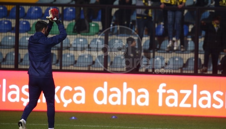 Volkan Demirel 5 ay sonra Fenerbahçe'de ilk 11'e döndü