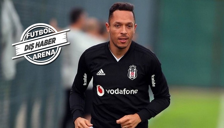 Beşiktaş'ta Adriano transfer için kararını verdi