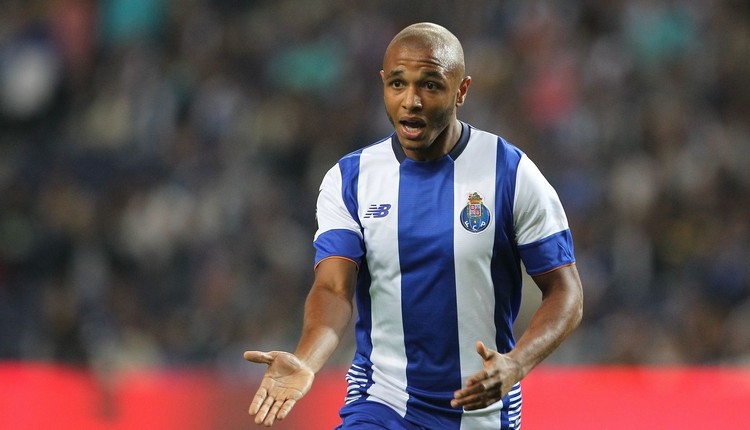 Fenerbahçe'den transferde Yacine Brahimi sürprizi