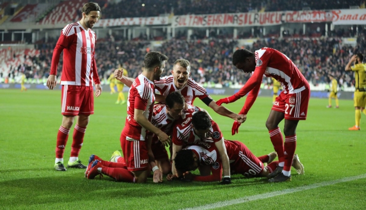 Sivasspor 2-0 Yeni Malatyaspor maç özeti ve golleri (İZLE)