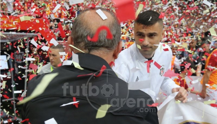 Fatih Terim ile Burak Yılmaz'ın dikkat çeken görüntüsü