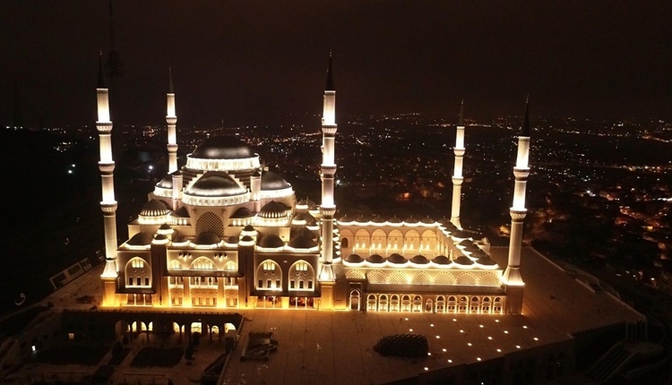 Kadir Gecesi'nde hangi dua okunur? Kadir Suresi okunuşu (Tesbih namazı kaç rekat?)