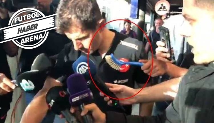 Emre Belözoğlu'a fırça uzatan Corentin Siamang ne dedi?