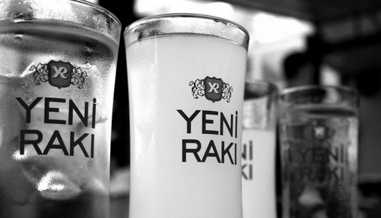 raki masasinin adabi raki icen kadindan