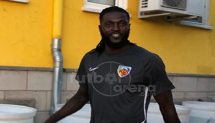 Adebayor 1 yıllığına Kayserispor'da! İlk antrenman