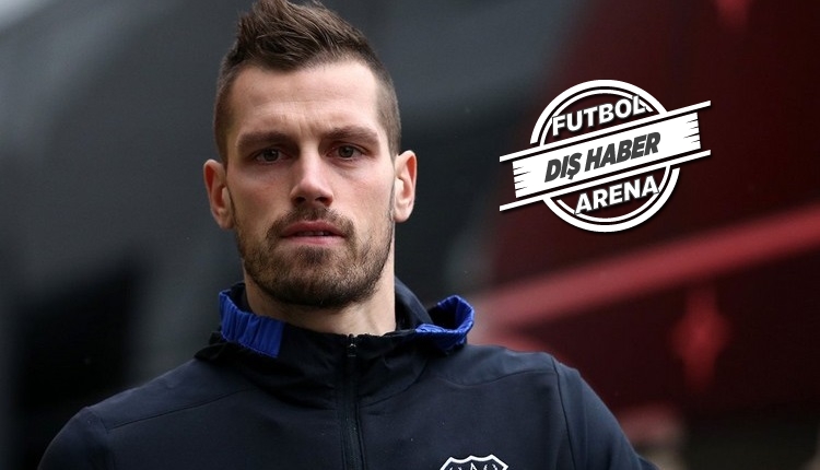 Galatasaray ve Beşiktaş'a yazılan Schneiderlin için açıklama