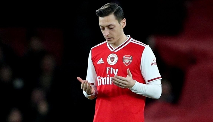 Mesut Özil'den Kızılay'a bağış! Alkışlanan hareket