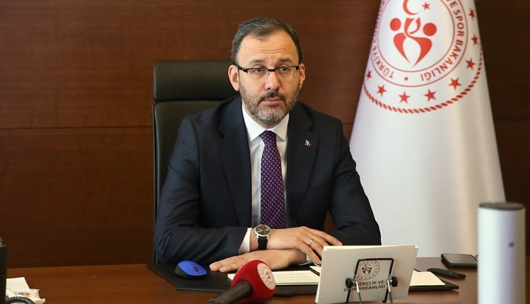 Spor Bakanı Kasapoğlu'dan transfer ve altyapı uyarısı