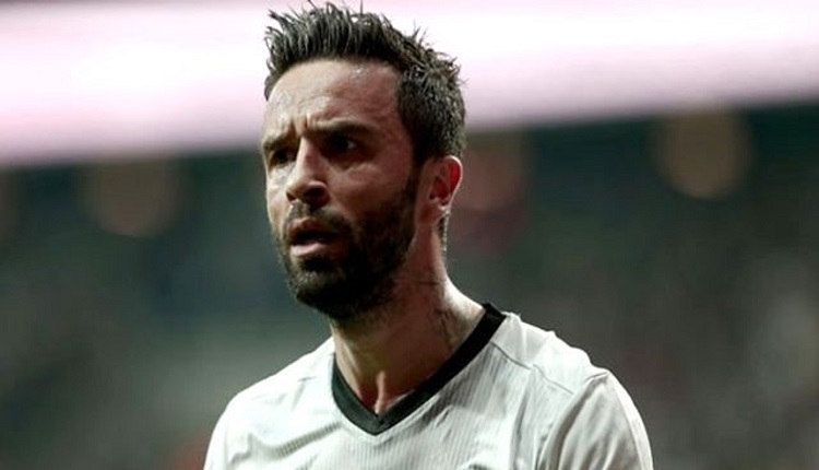 Gökhan Gönül Beşiktaş'ta kalıyor mu? Canlı yayında açıkladı