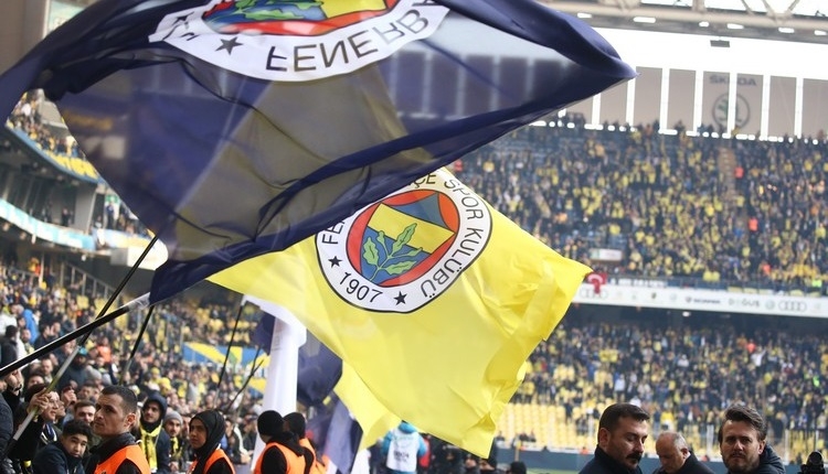 Sahada Başakşehir, tribünde Fenerbahçe şampiyon