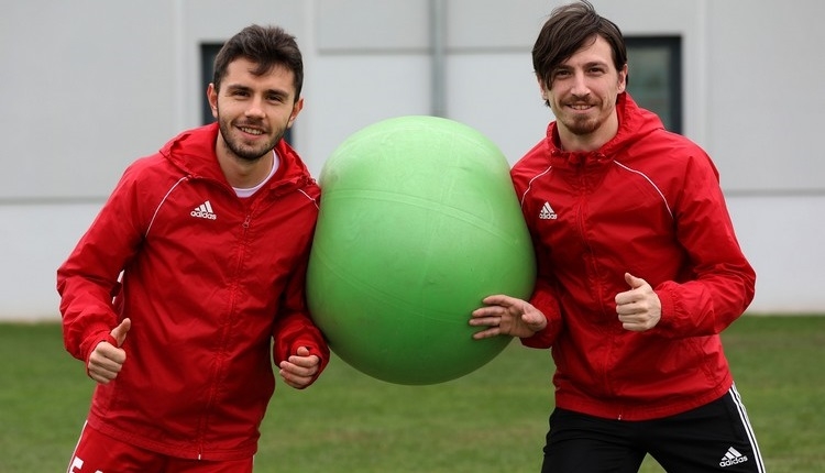 Sivasspor'da ayrılıklar açıklandı! Mert Hakan ve Emre Kılınç