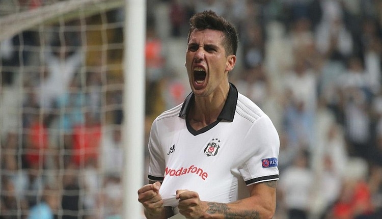 Beşiktaş'ta Enzo Roco ile yollar ayrıldı