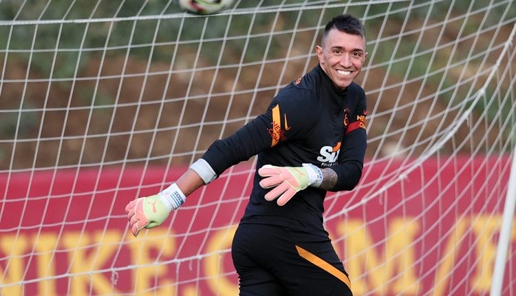 Galatasaray'a Muslera müjdesi! Takımla idmanlara başladı