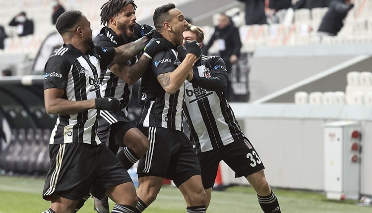 Josef de Souza: 'Ben Fenerbahçe'de oynarken Beşiktaş Milli takım gibiydi'