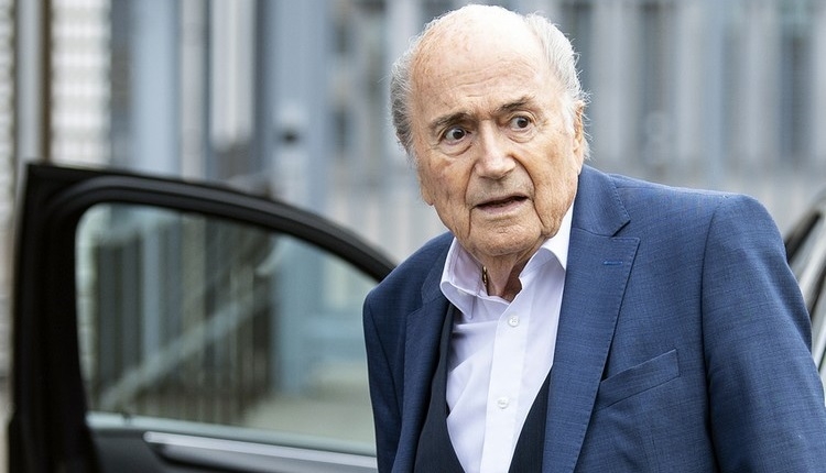 Sepp Blatter hastaneye kaldırıldı
