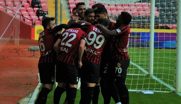 Eskişehirspor 2-1 Bandırmaspor maç özeti ve golleri (Eskişehirspor 34 maç sonra galip)